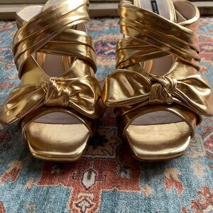 Elegant Gold Women's Shoes